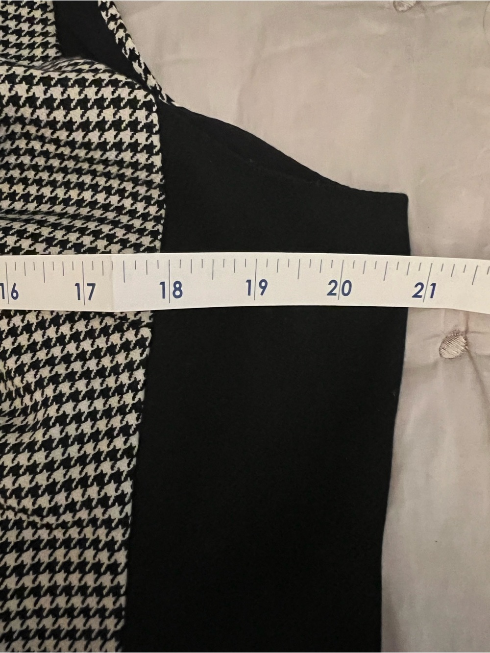 WHBM White House Black Market Houndstooth Sleeveless Top Size 12 EUC - Picture 12 of 12